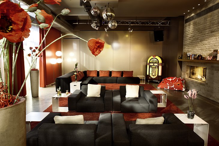 25 Hours Hotel Number One lounge