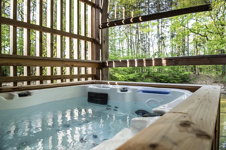 Loire Valley Lodges Treehouse Jacuzzi