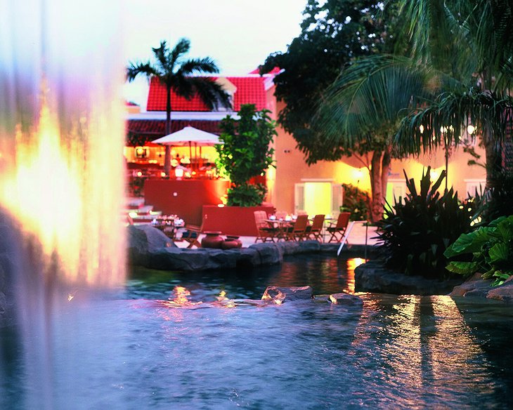 Hotel Kura Hulanda pool