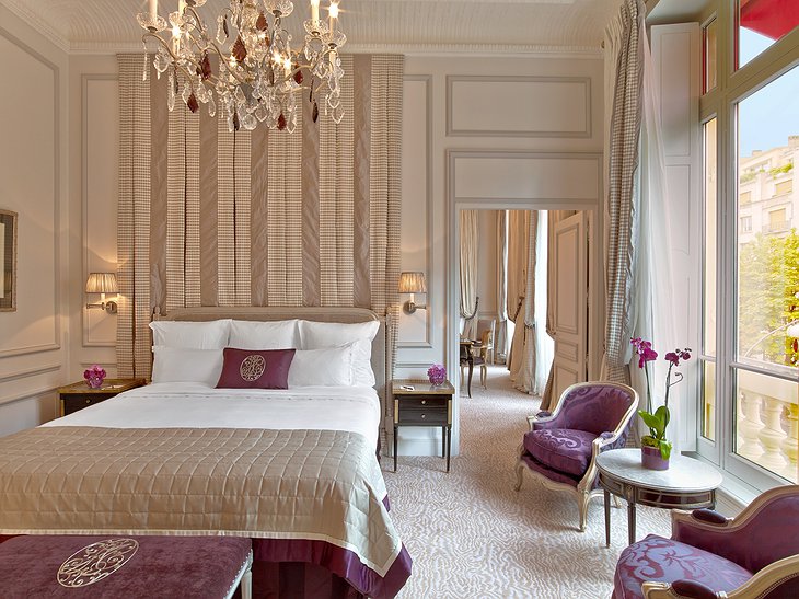 Hotel Plaza Athenee Paris prestige suite bedroom