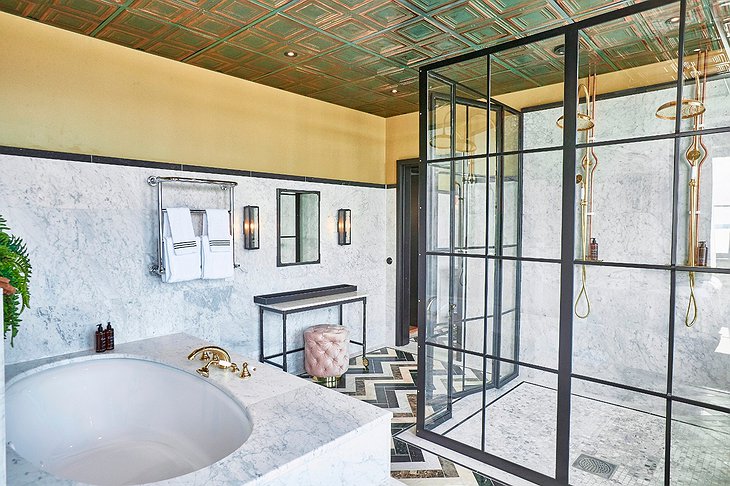Steam Hotel Luxurious Bathroom
