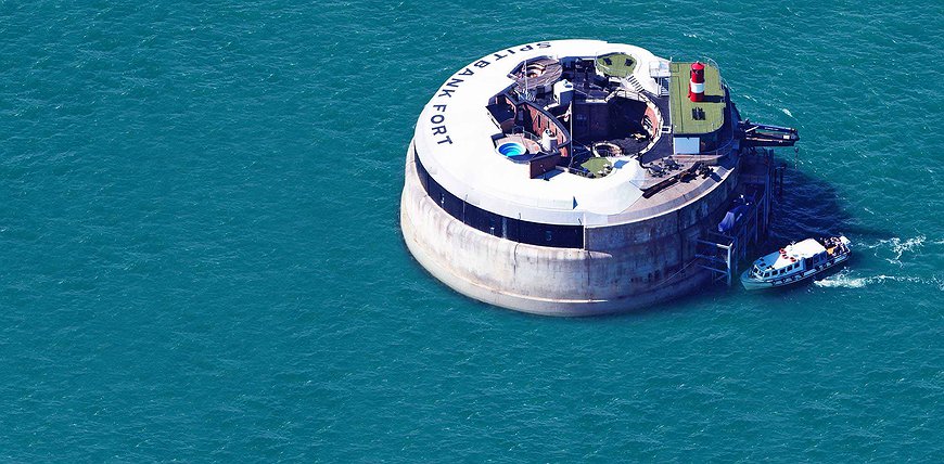 Spitbank Fort - Former Fort In A Revamped Hedonic Calculus