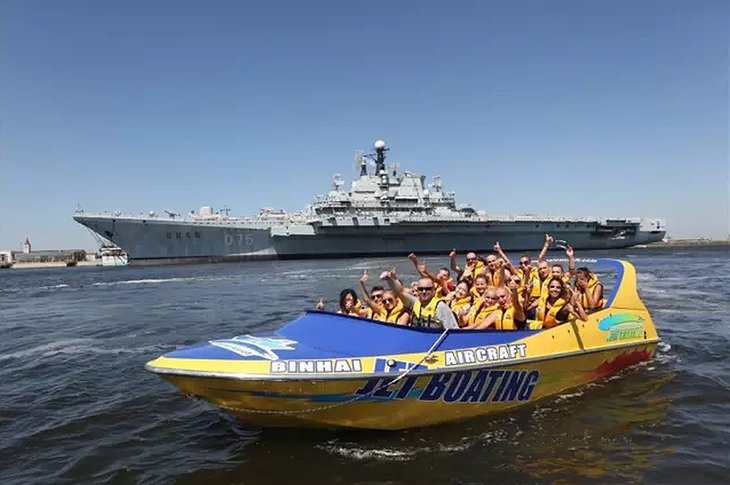 Binhai Aircraft Carrier Hotel Boat Ride