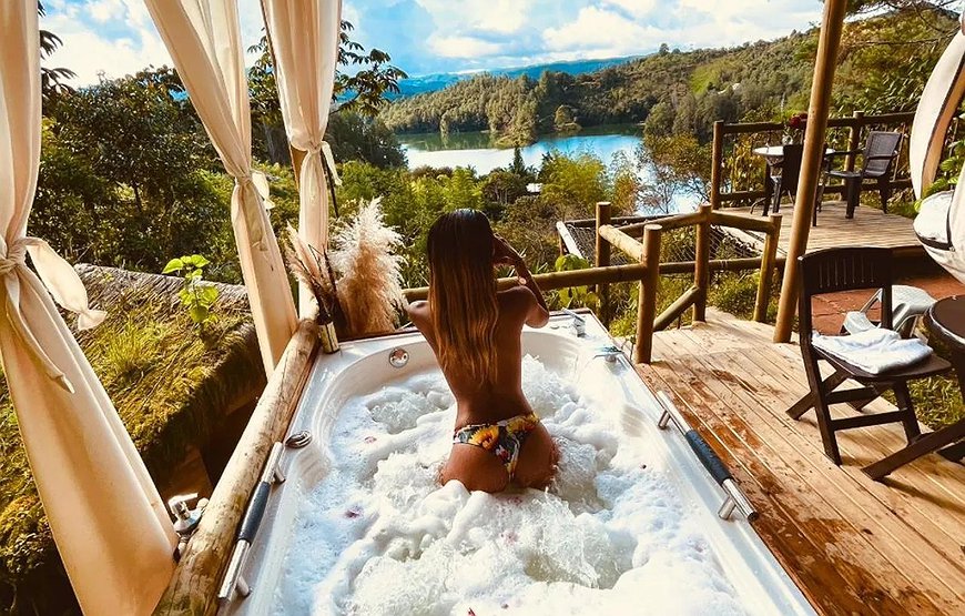 Levit Glamping - Floating Above Paradise: Colombia's Moon Pod Getaway