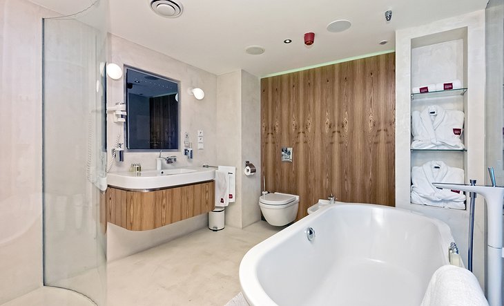 Hotel One Room Bathroom