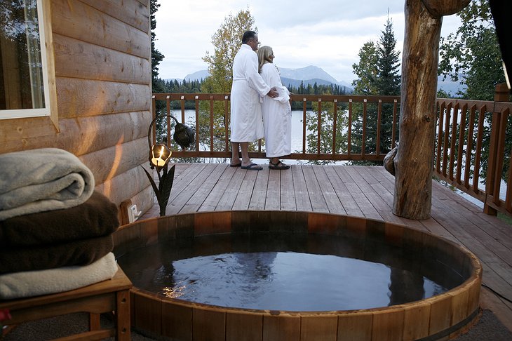 Winterlake Lodge hot tub with lake view