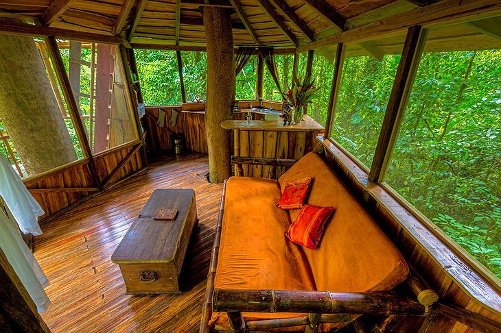 Mis Ojos treehouse living room