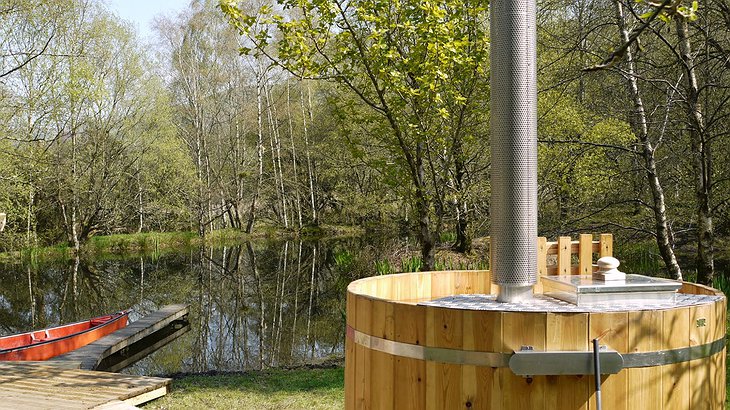 Cabin On The Lake Wood-Fired Hot Tub