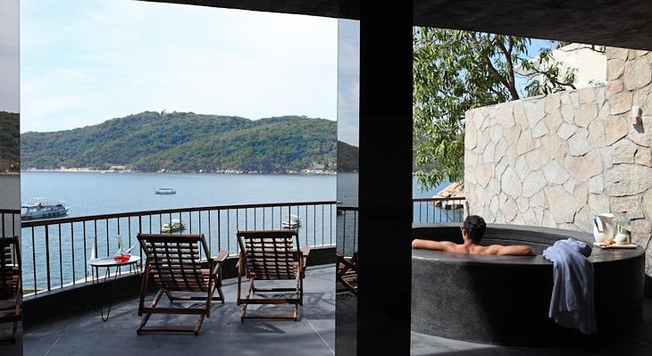 Jacuzzi on the private terrace