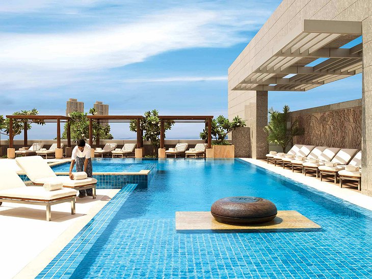 Four Seasons Hotel Mumbai swimming pool