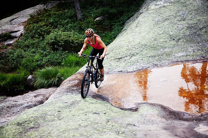 Mountain biking on the rocks