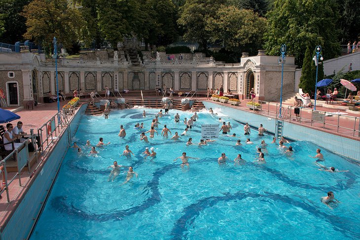 Gellert Spa wave pool