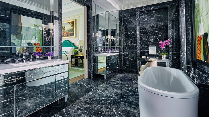 Four Seasons Hotel Bahrain Bay Luxury Bathroom