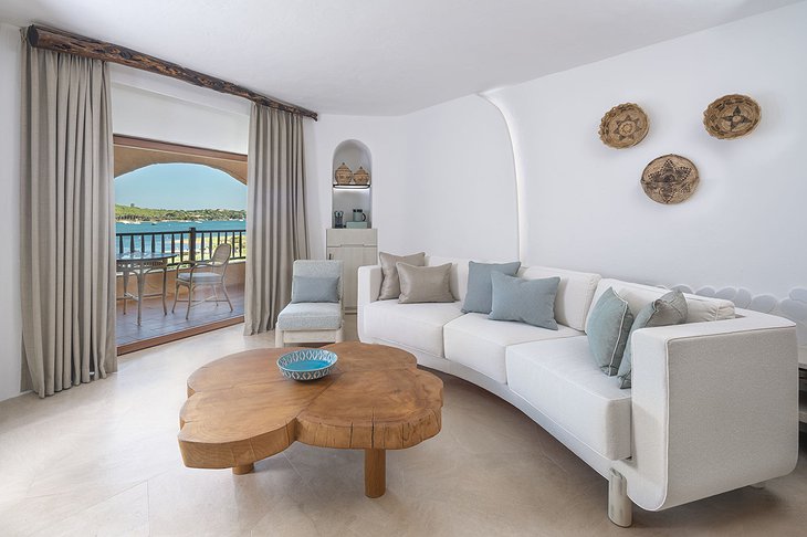 Contemporary Luxury Suite - Living Room