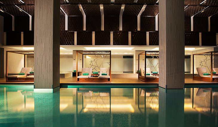 Banyan Tree Shanghai swimming pool