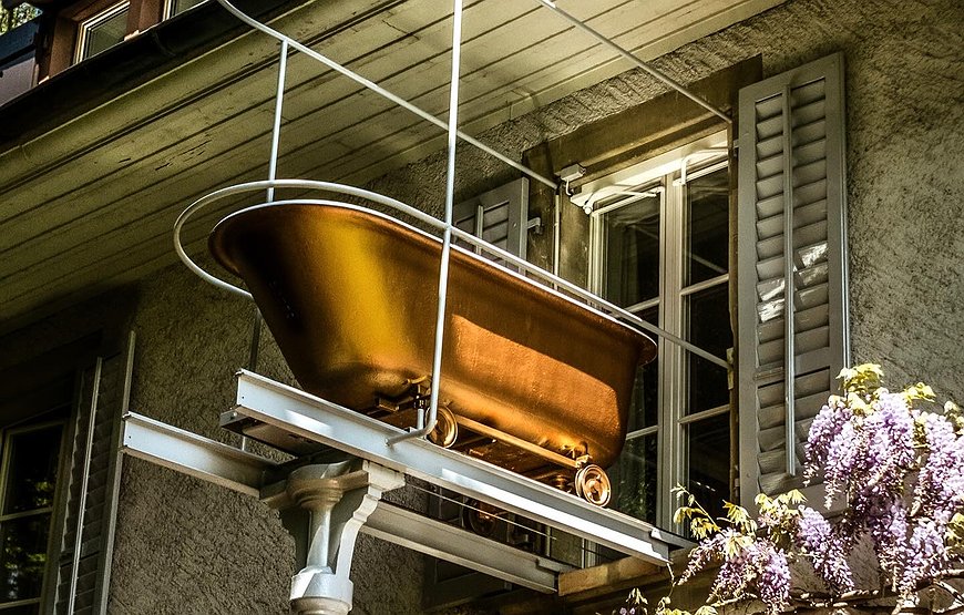 Auberge Aux 4 Vents - The Swiss Hotel Where You Can Take a Bath Outdoors - From the Second Floor