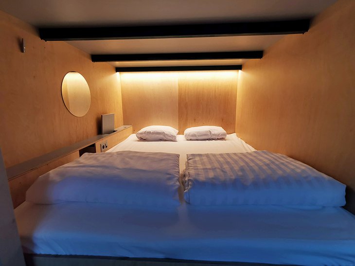 Green Marmot Capsule Hotel Capsule Bed